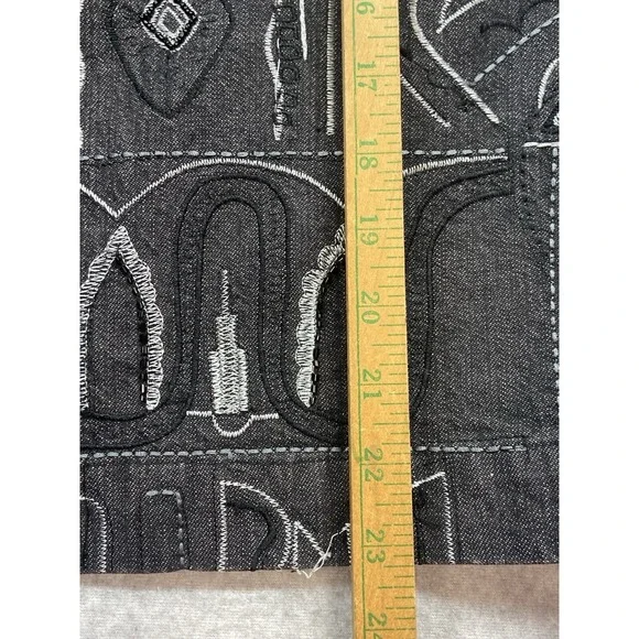 Laura Ashley Button Front Shirt Womens Medium Black Gray Abstract Embroidered Lo - Picture 5 of 8